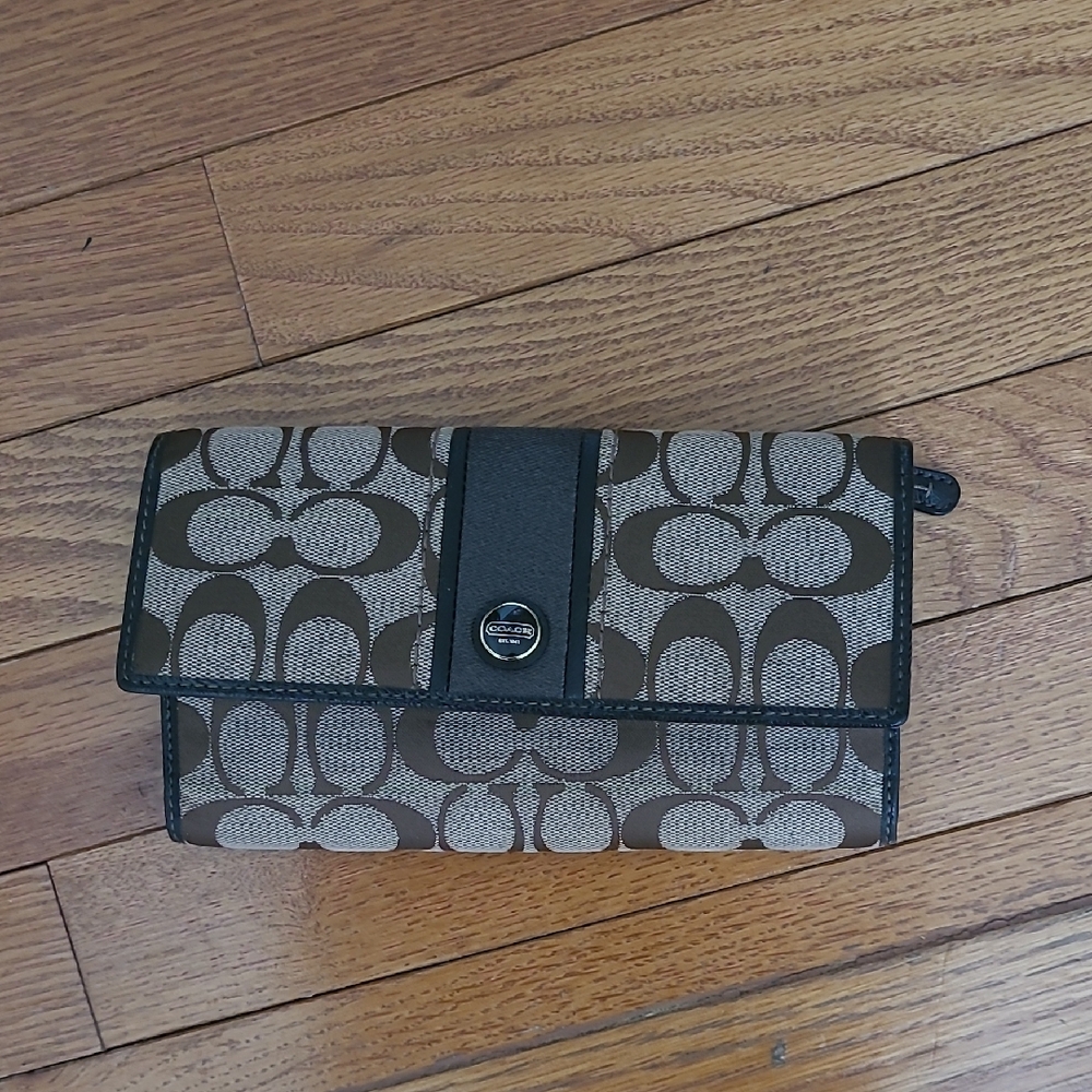 Coach Signature Brown Wallet